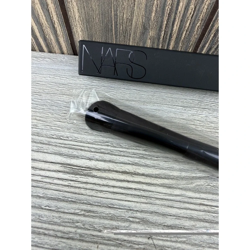 NARS #41 Diffusing Brush Professional Makeup Brush New In Box Authentic